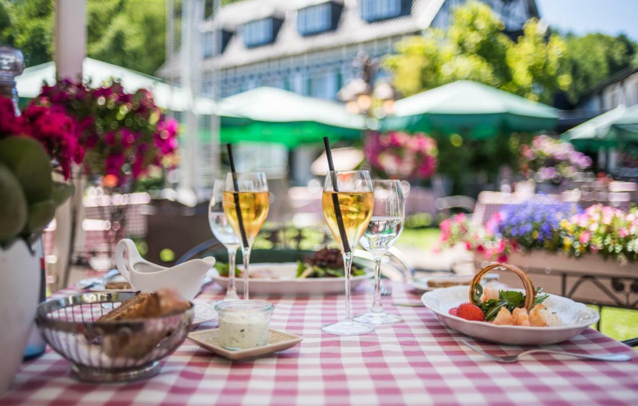 Lohmann's Romantik Hotel Gravenberg Langenfeld  Bagian luar foto