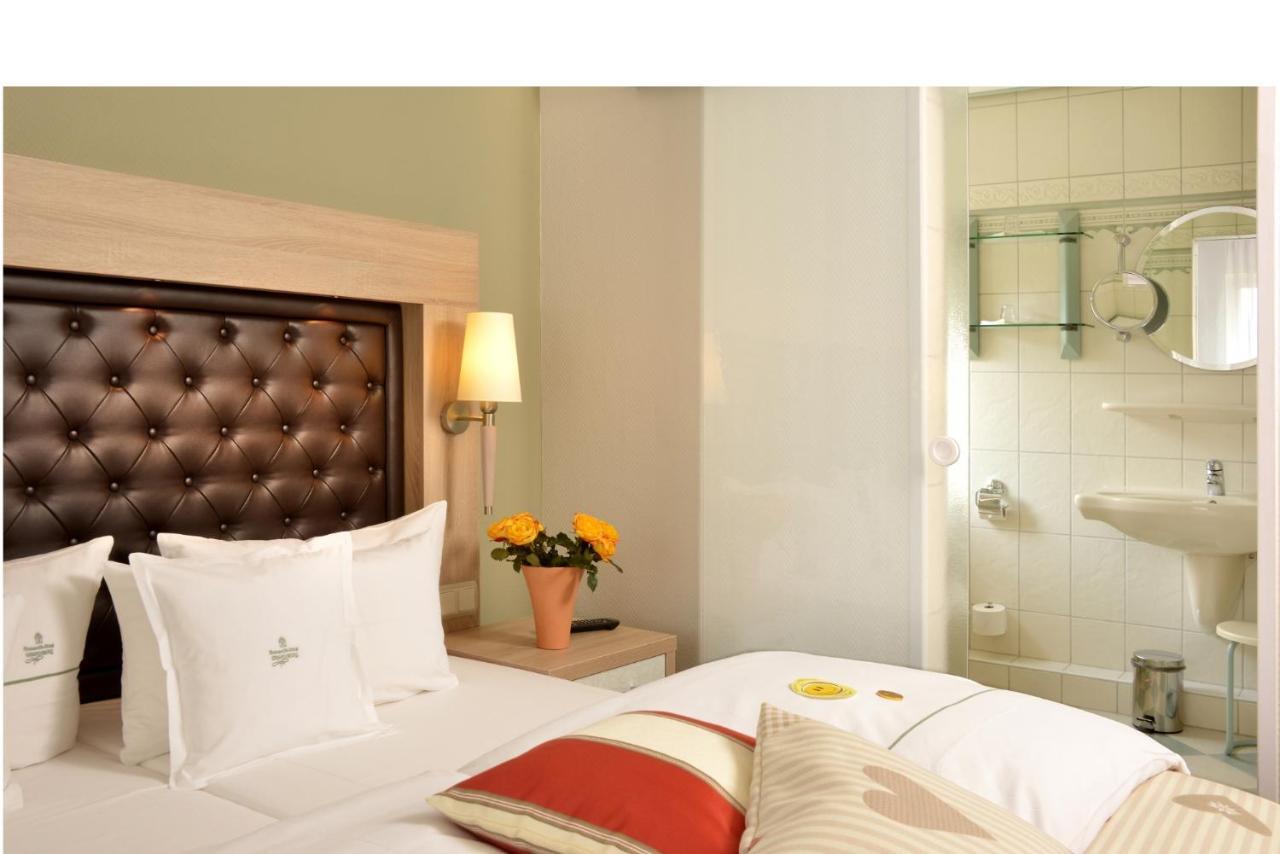 Lohmann's Romantik Hotel Gravenberg Langenfeld  Bagian luar foto